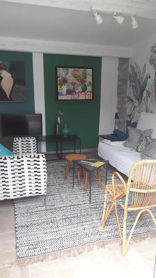 Pensión Hotel La Grenotte Au Castellet Le Castellet  Francia